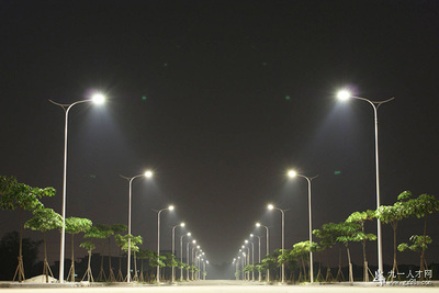 贛州榮輝建設(shè):塑誠(chéng)信品牌,拓建筑市場(chǎng)